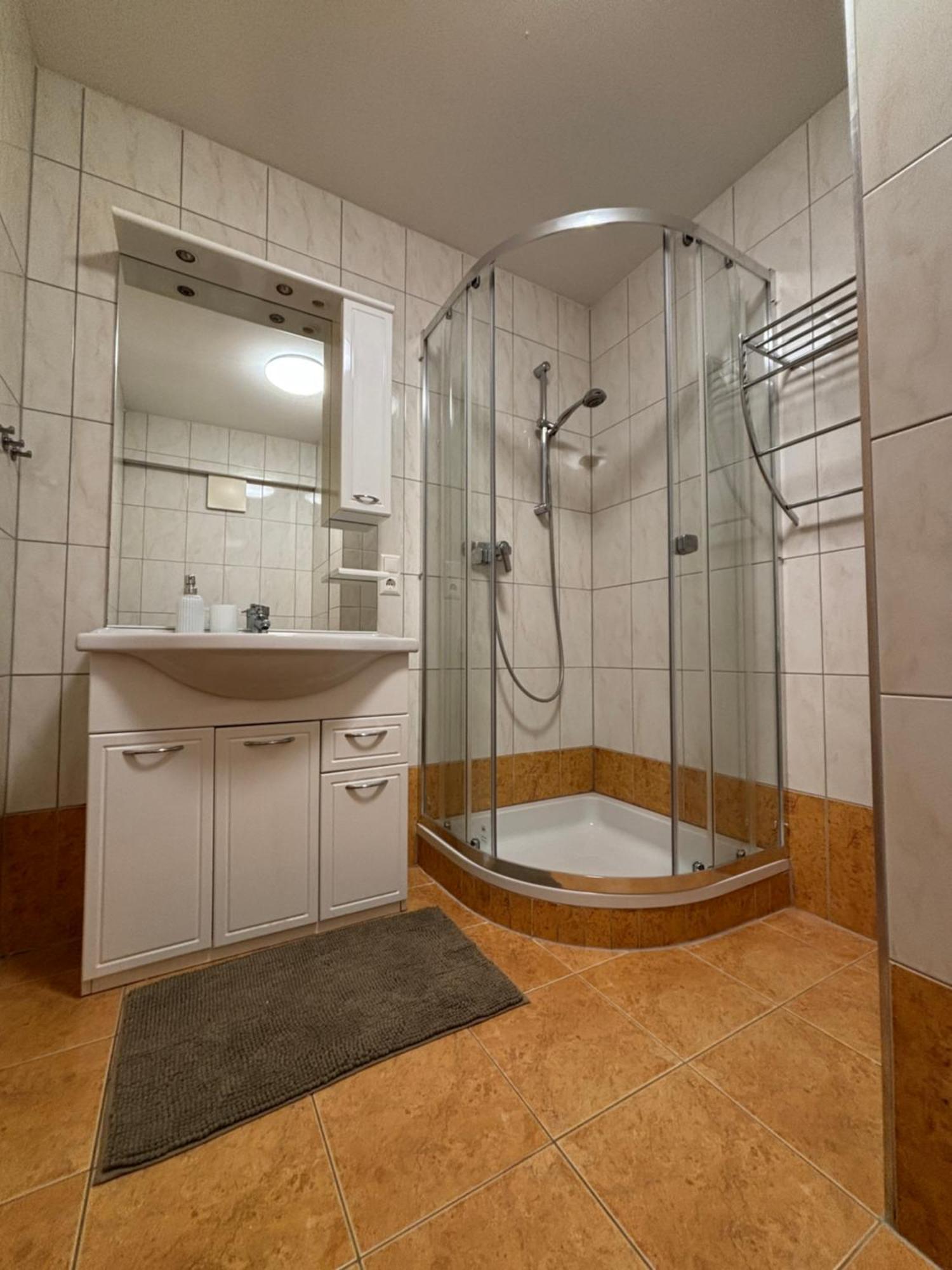 Anita Apartment 5 Flattach Bagian luar foto